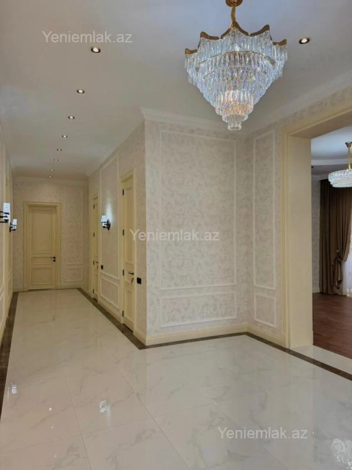 Satılır 5 otaqlı həyət evi 240 m²