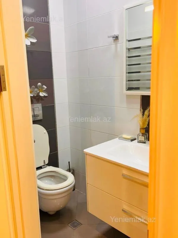 Satılır 3 otaqlı yeni tikili 105 m²
