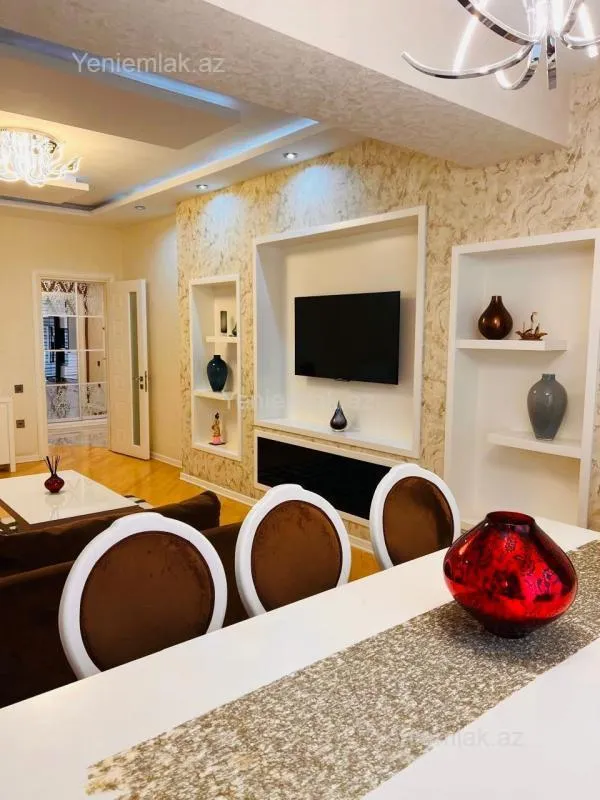 Satılır 3 otaqlı yeni tikili 105 m²