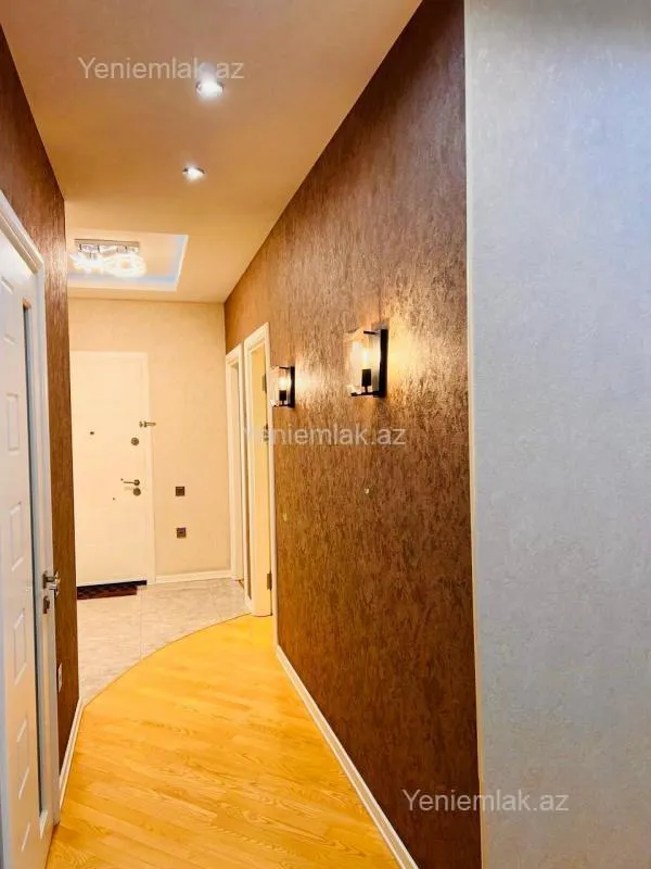 Satılır 3 otaqlı yeni tikili 105 m²