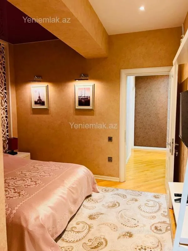 Satılır 3 otaqlı yeni tikili 105 m²