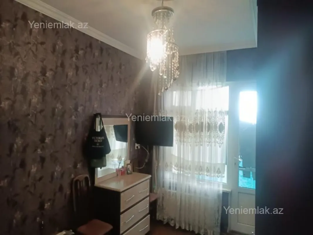 Satılır 3 otaqlı köhnə tikili 80 m²