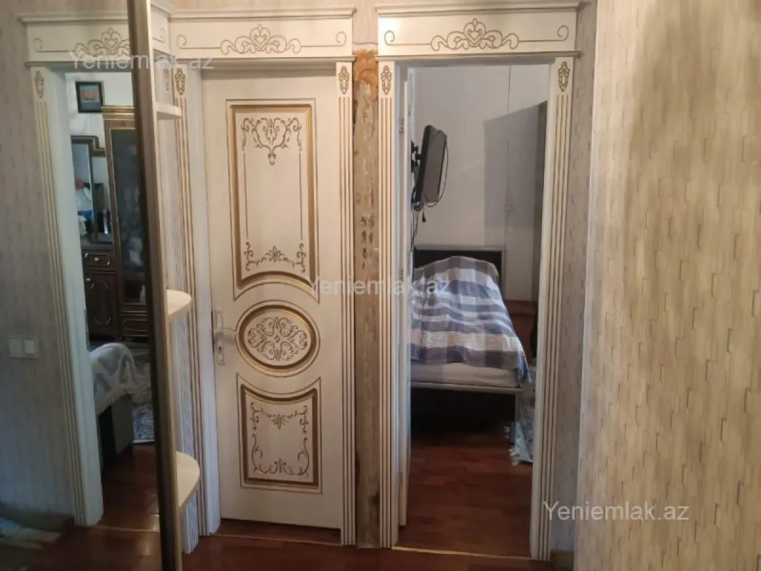 Satılır 3 otaqlı köhnə tikili 80 m²