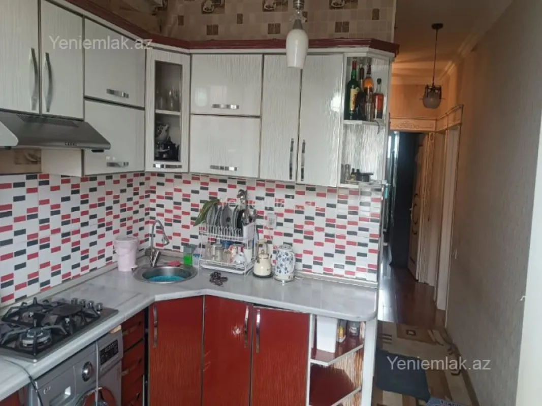 Satılır 3 otaqlı köhnə tikili 80 m²