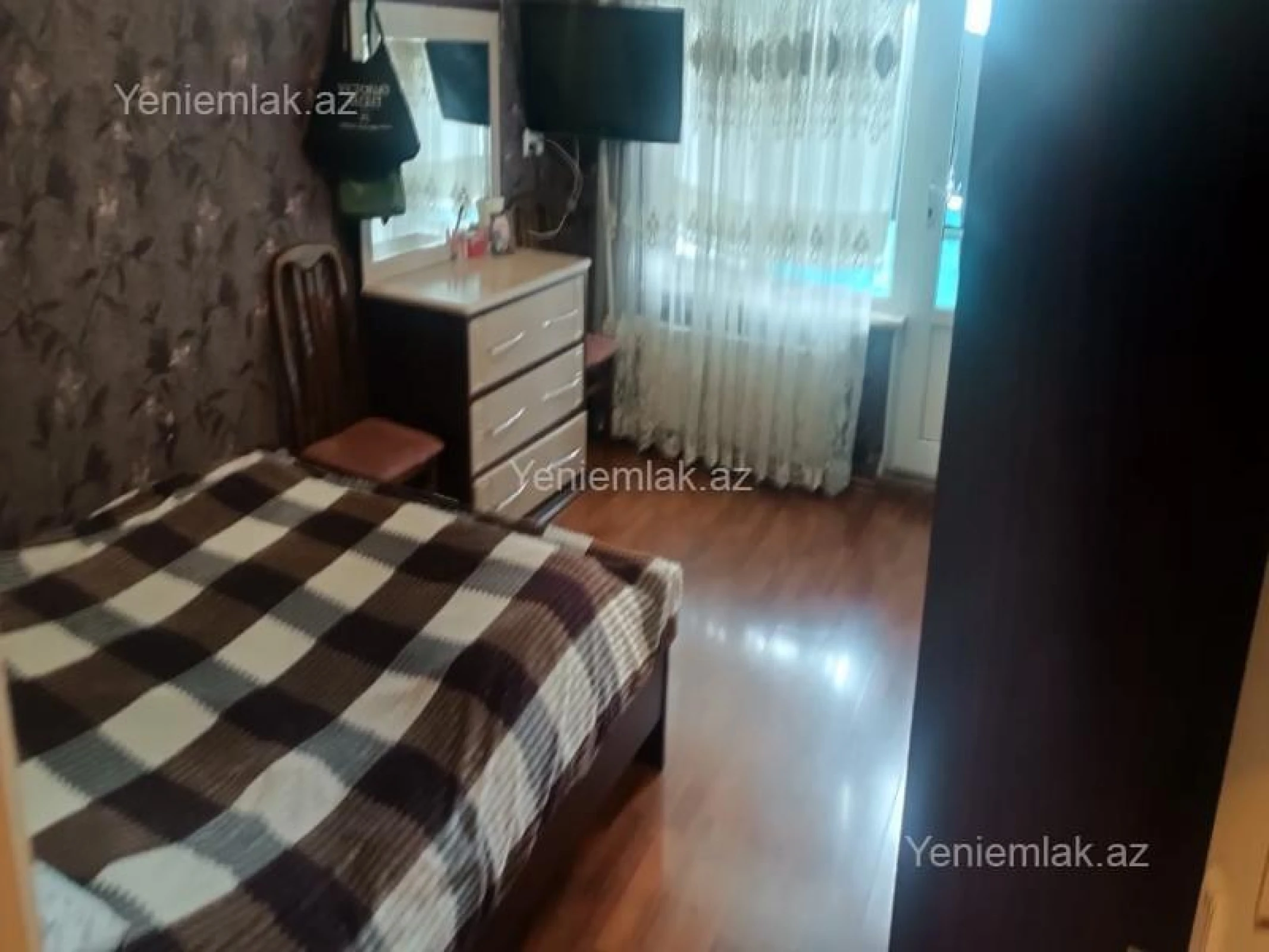 Satılır 3 otaqlı köhnə tikili 80 m²
