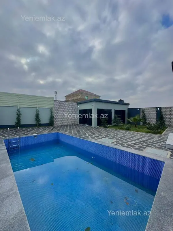 Satılır 5 otaqlı həyət evi 220 m²