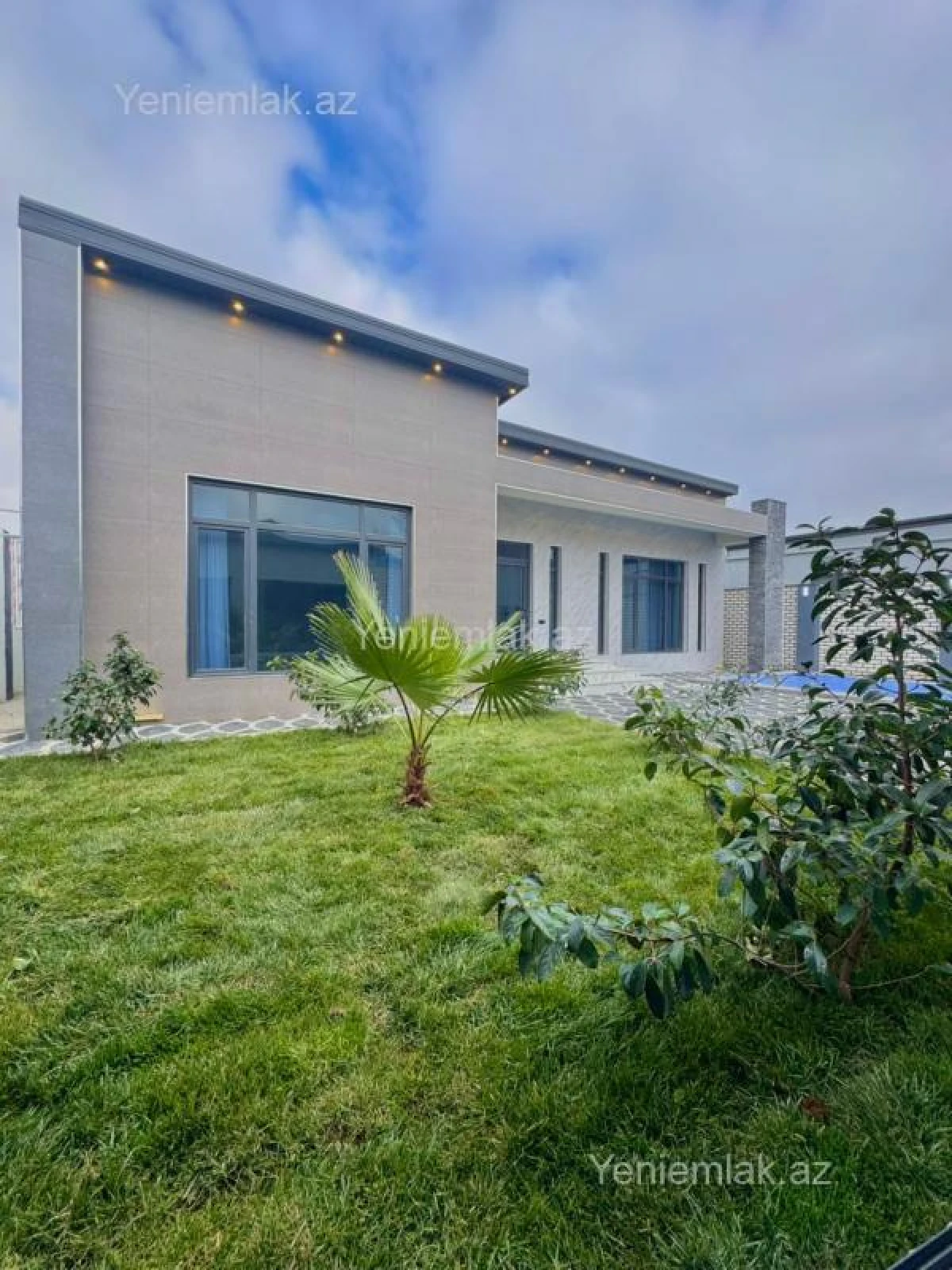 Satılır 5 otaqlı həyət evi 220 m²