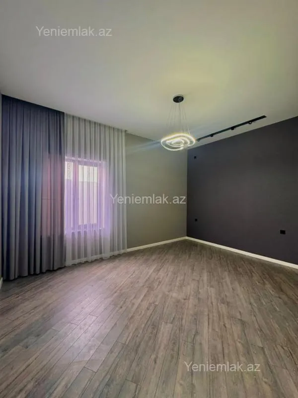 Satılır 5 otaqlı həyət evi 220 m²