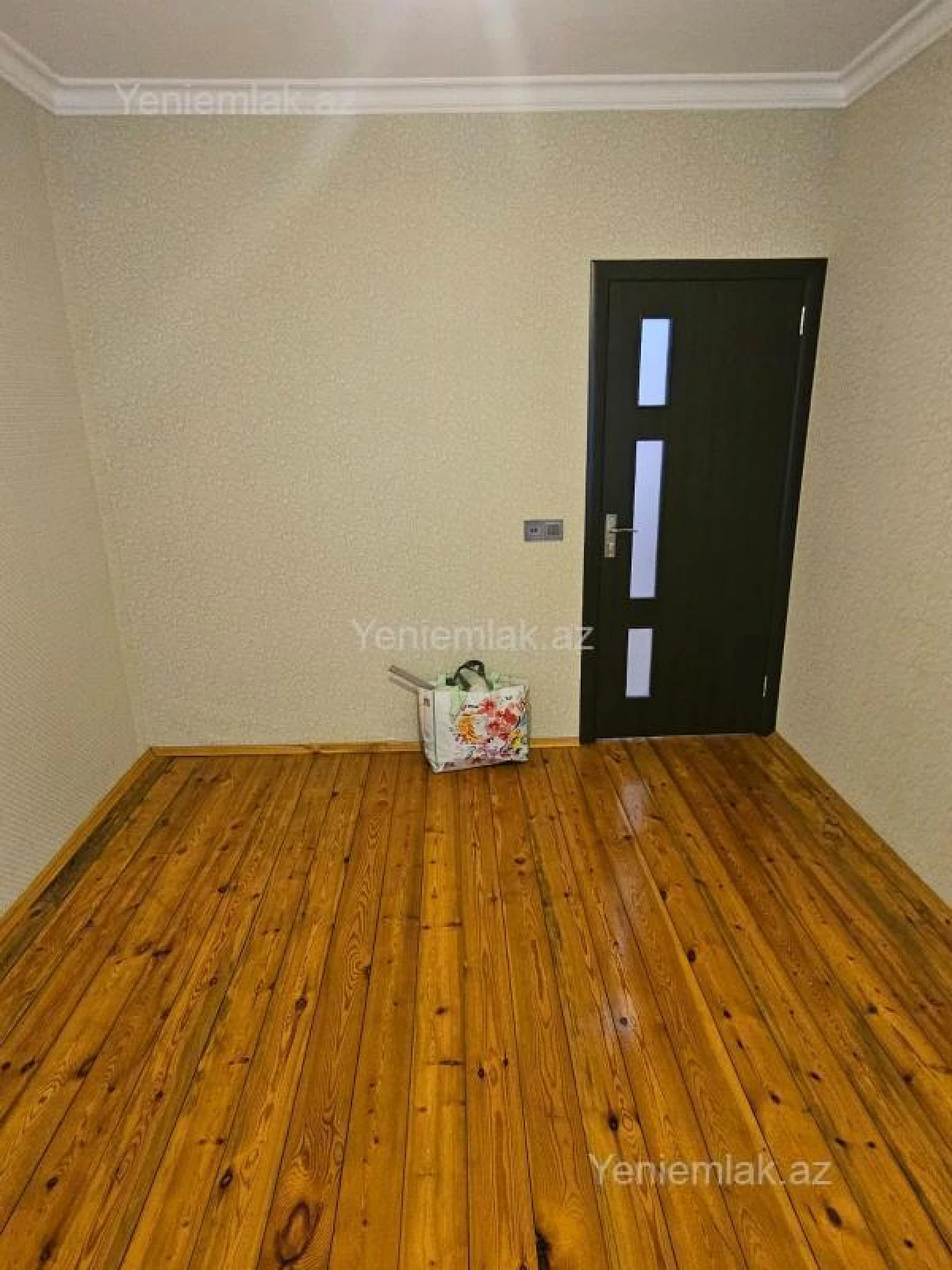 Satılır 2 otaqlı köhnə tikili 60 m²