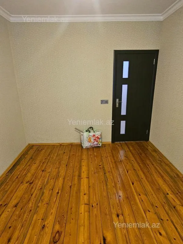 Satılır 2 otaqlı köhnə tikili 60 m²