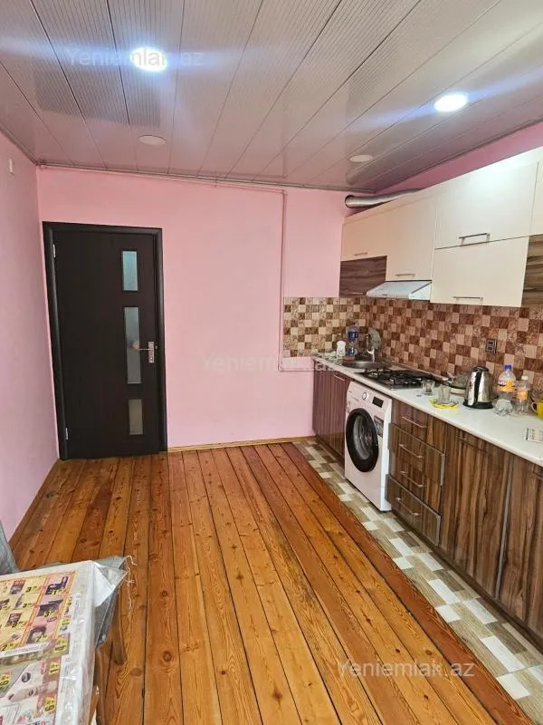Satılır 2 otaqlı köhnə tikili 60 m²