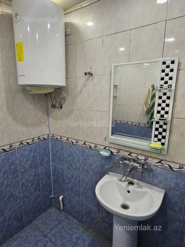 Satılır 2 otaqlı köhnə tikili 60 m²