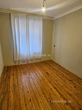 Satılır 2 otaqlı köhnə tikili 60 m²