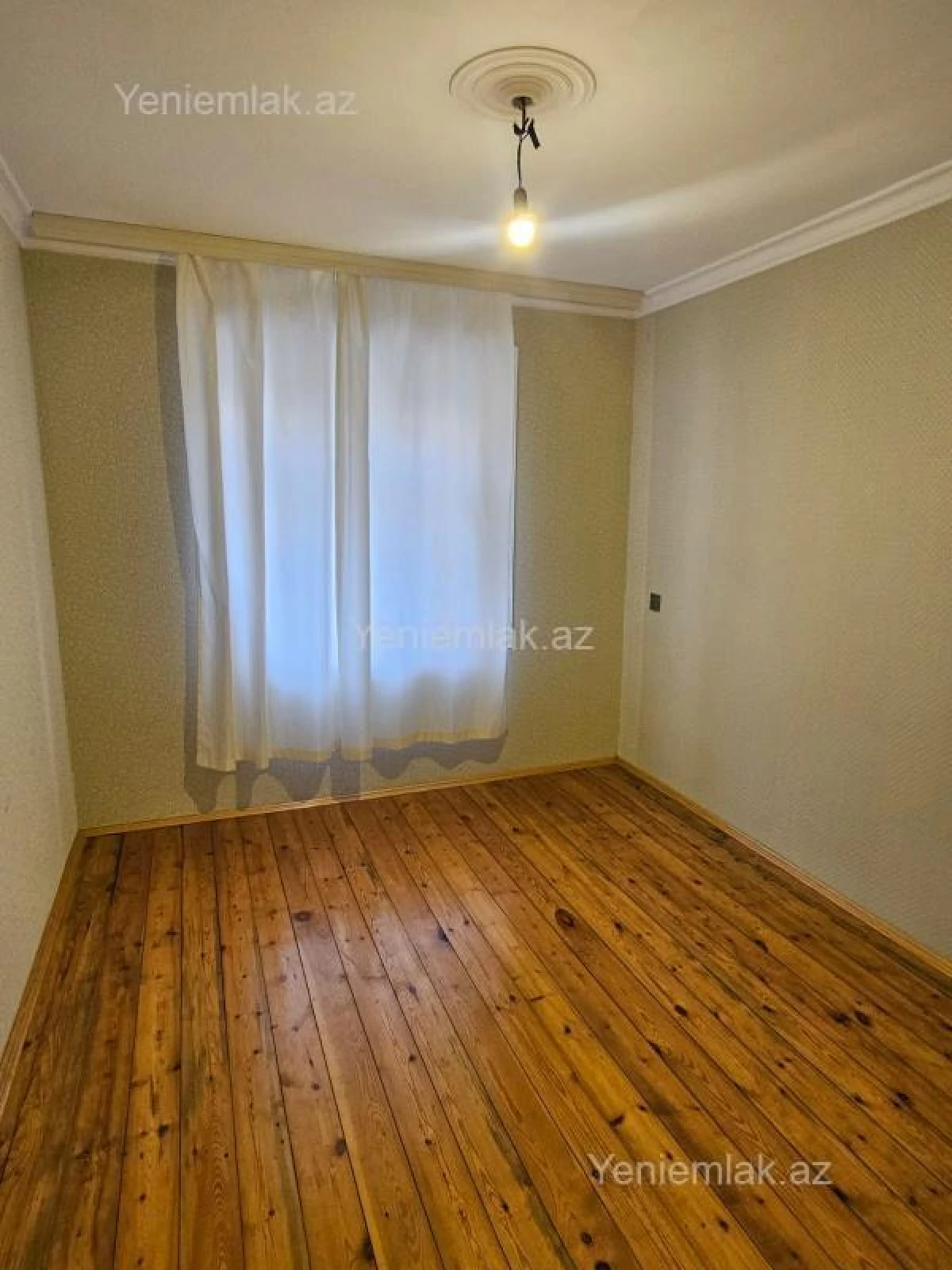 Satılır 2 otaqlı köhnə tikili 60 m²