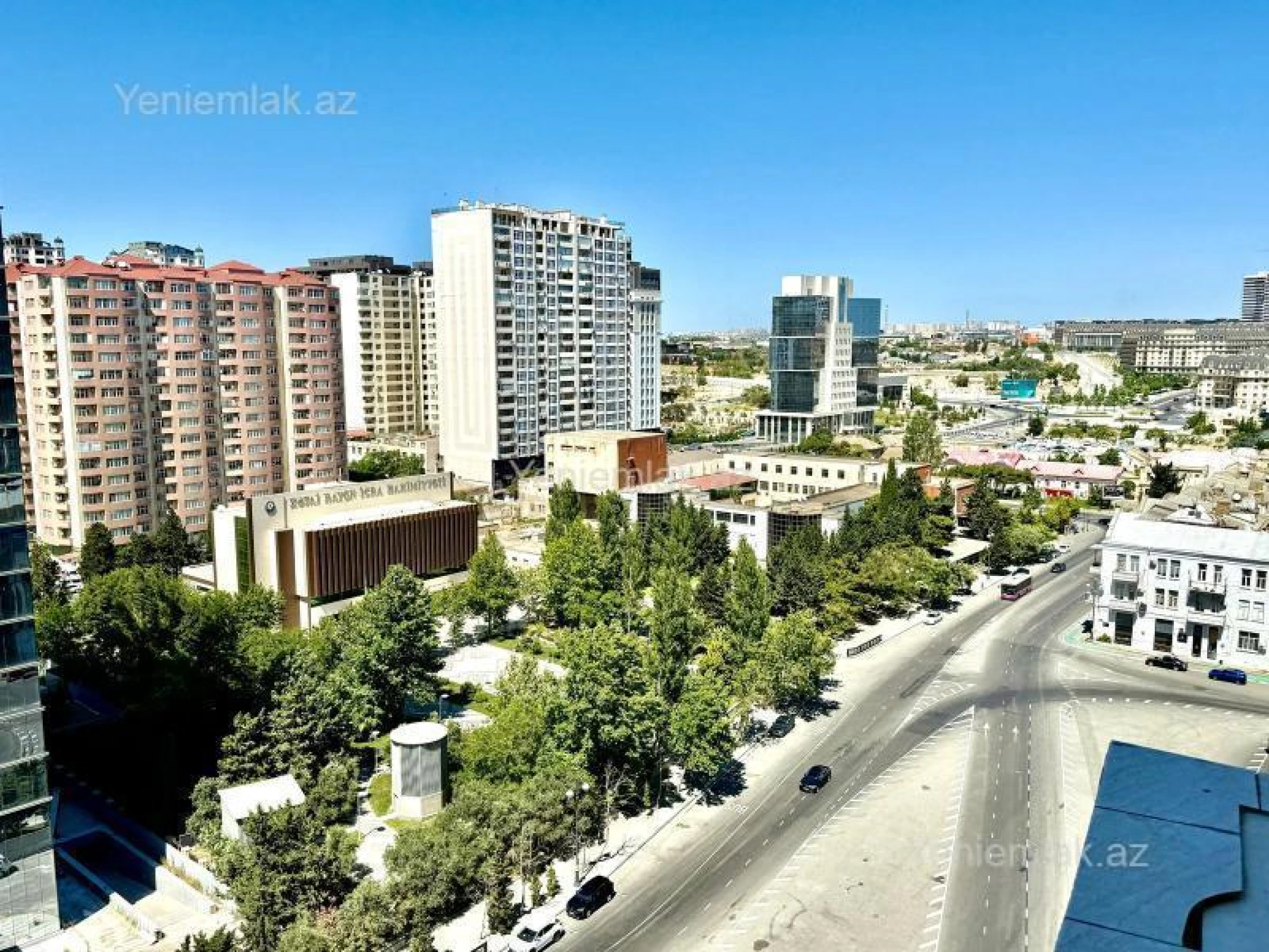 Satılır 3 otaqlı yeni tikili 125 m²