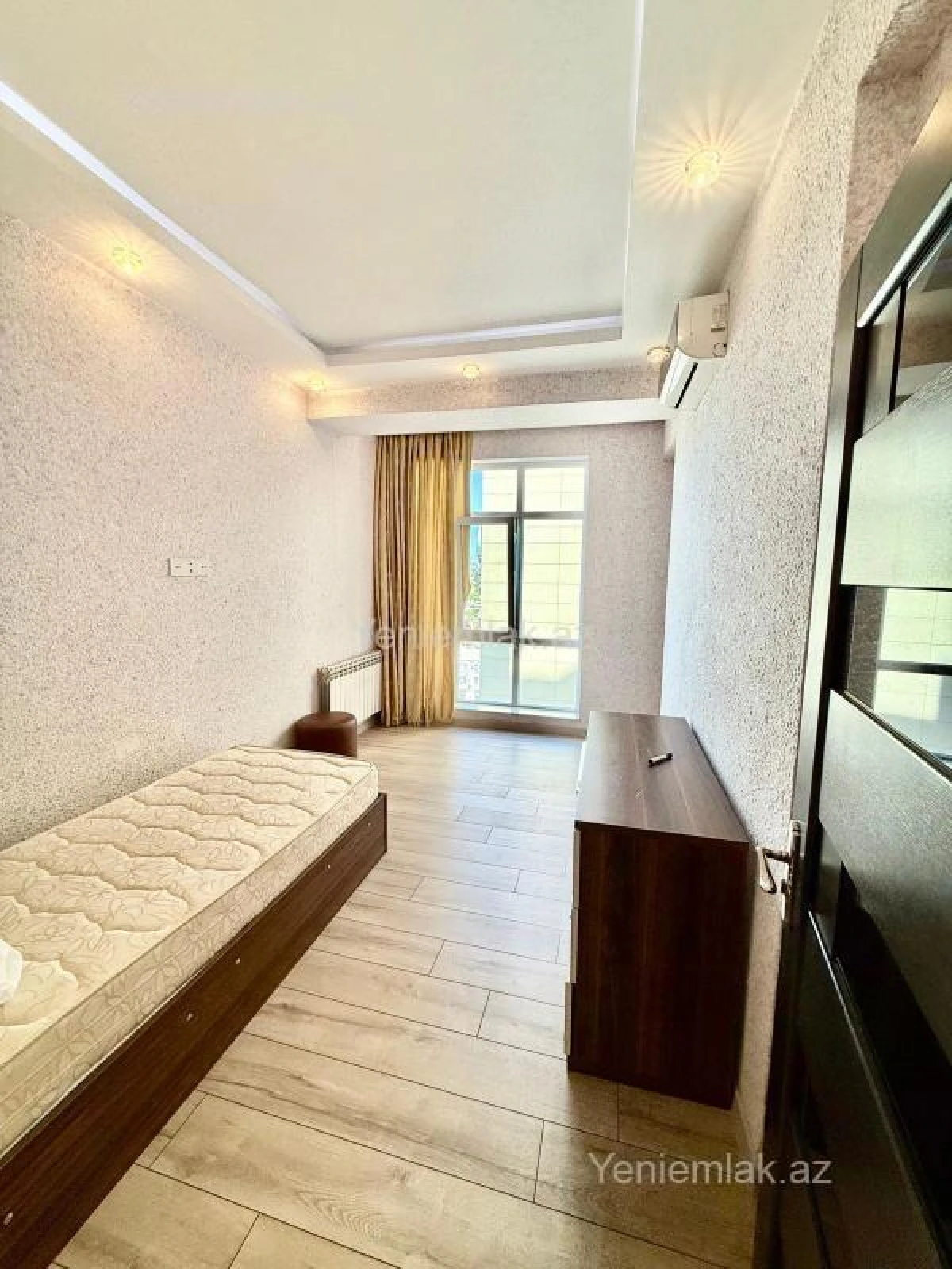 Satılır 3 otaqlı yeni tikili 125 m²