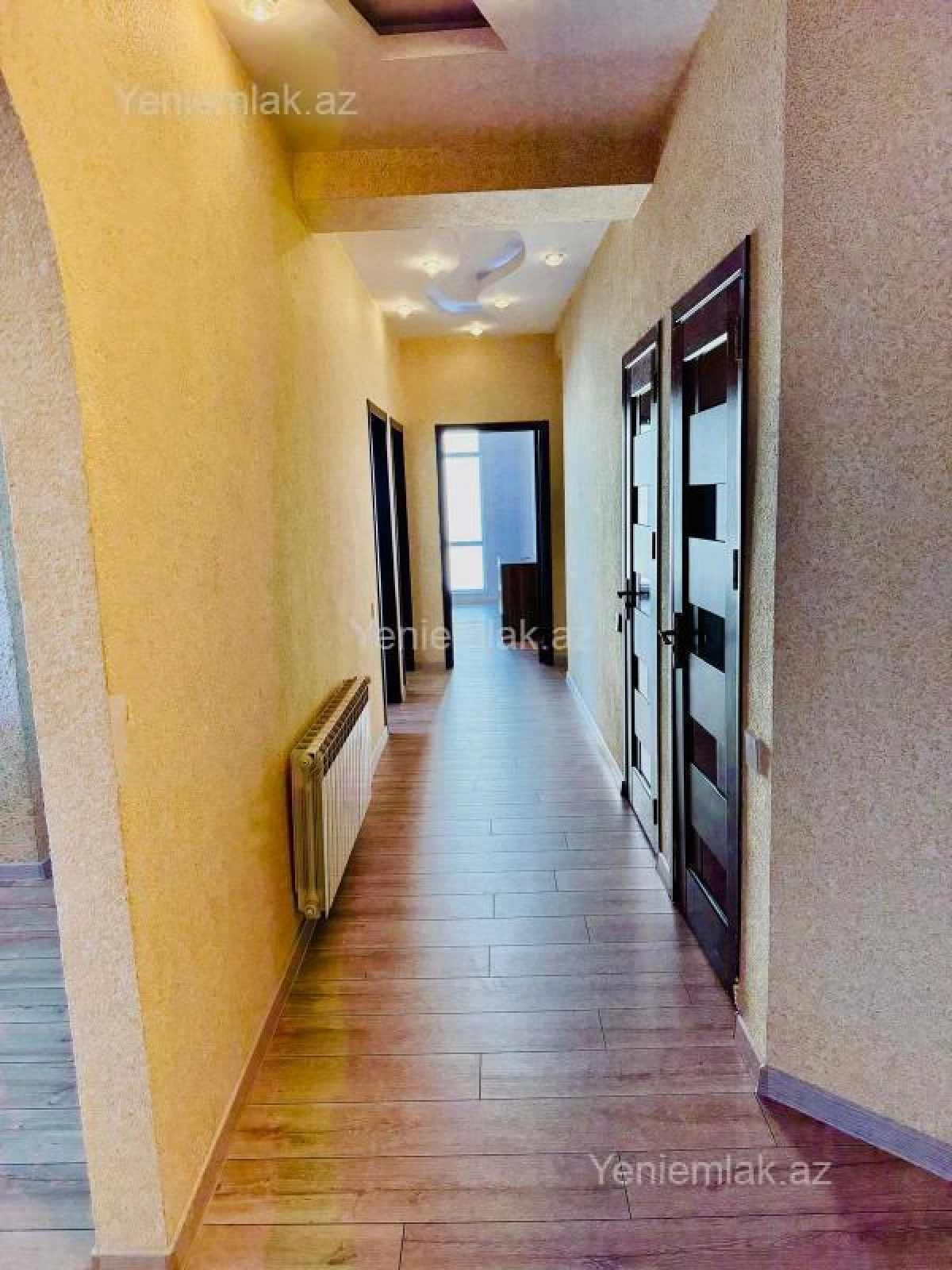 Satılır 3 otaqlı yeni tikili 125 m²