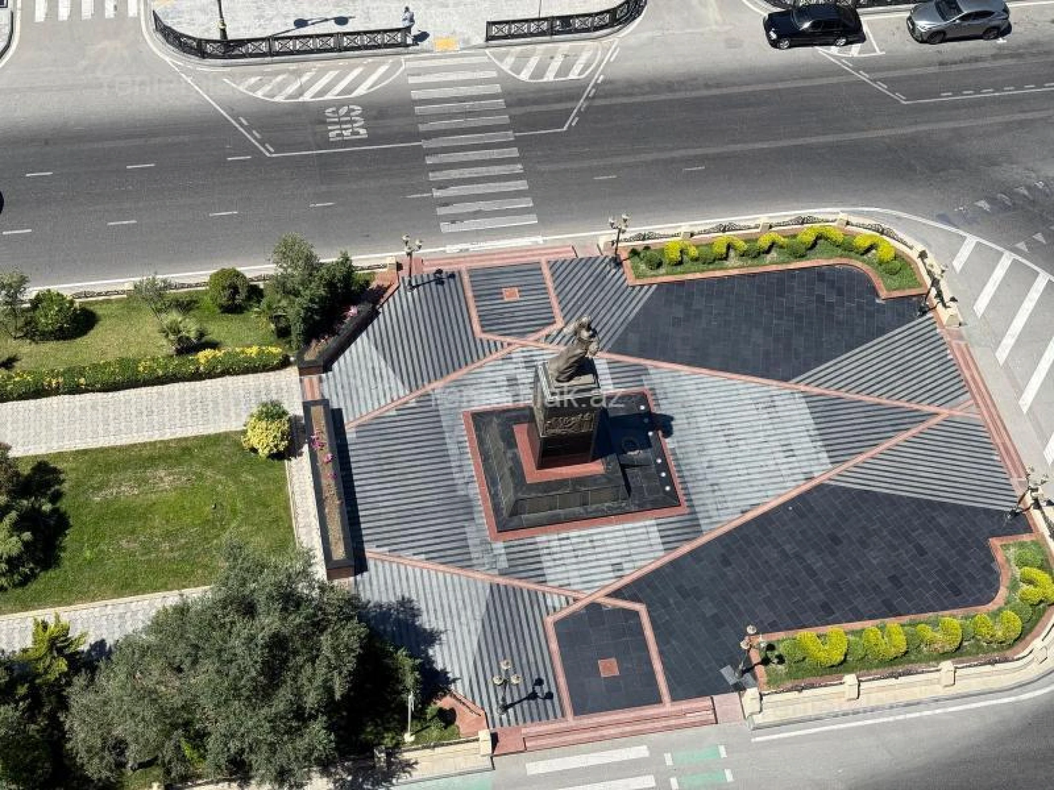 Satılır 3 otaqlı yeni tikili 125 m²