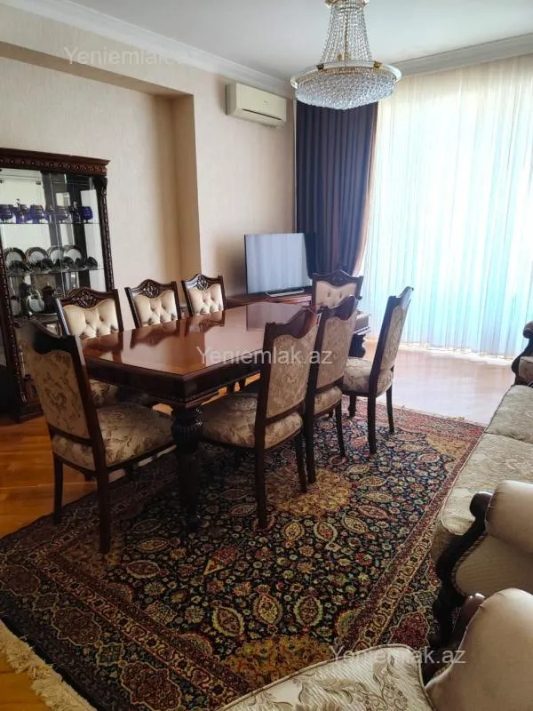Satılır 3 otaqlı yeni tikili 125 m²
