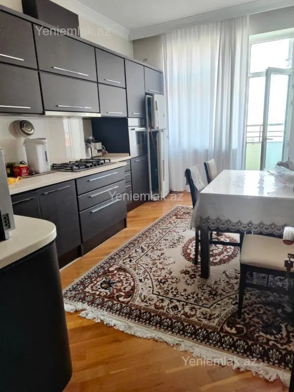 Satılır 3 otaqlı yeni tikili 125 m²