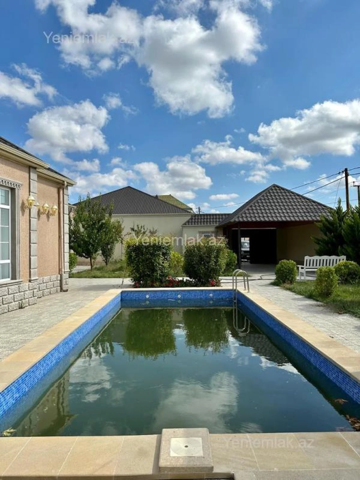 Satılır 4 otaqlı həyət evi 180 m²