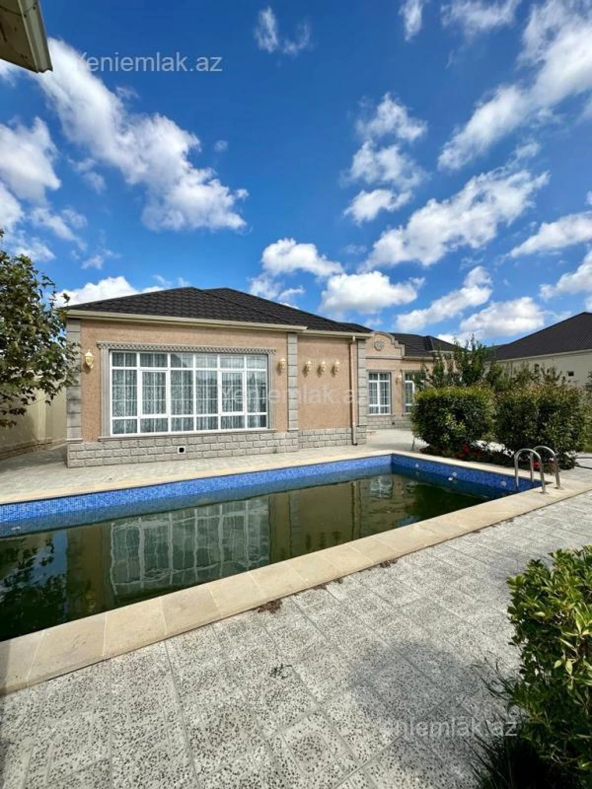 Satılır 4 otaqlı həyət evi 180 m²