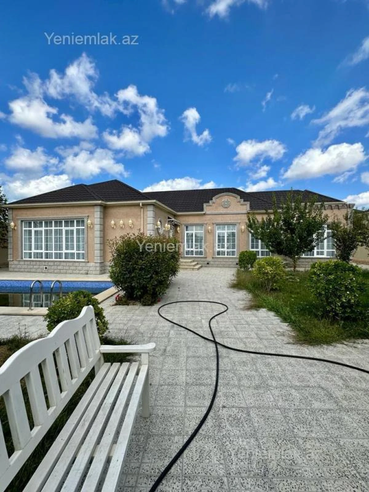 Satılır 4 otaqlı həyət evi 180 m²