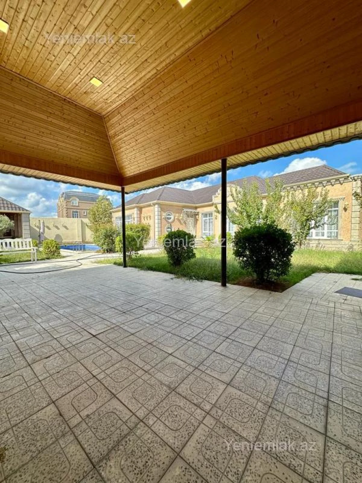 Satılır 4 otaqlı həyət evi 180 m²