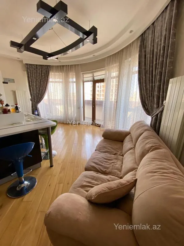 Satılır 5 otaqlı yeni tikili 300 m²