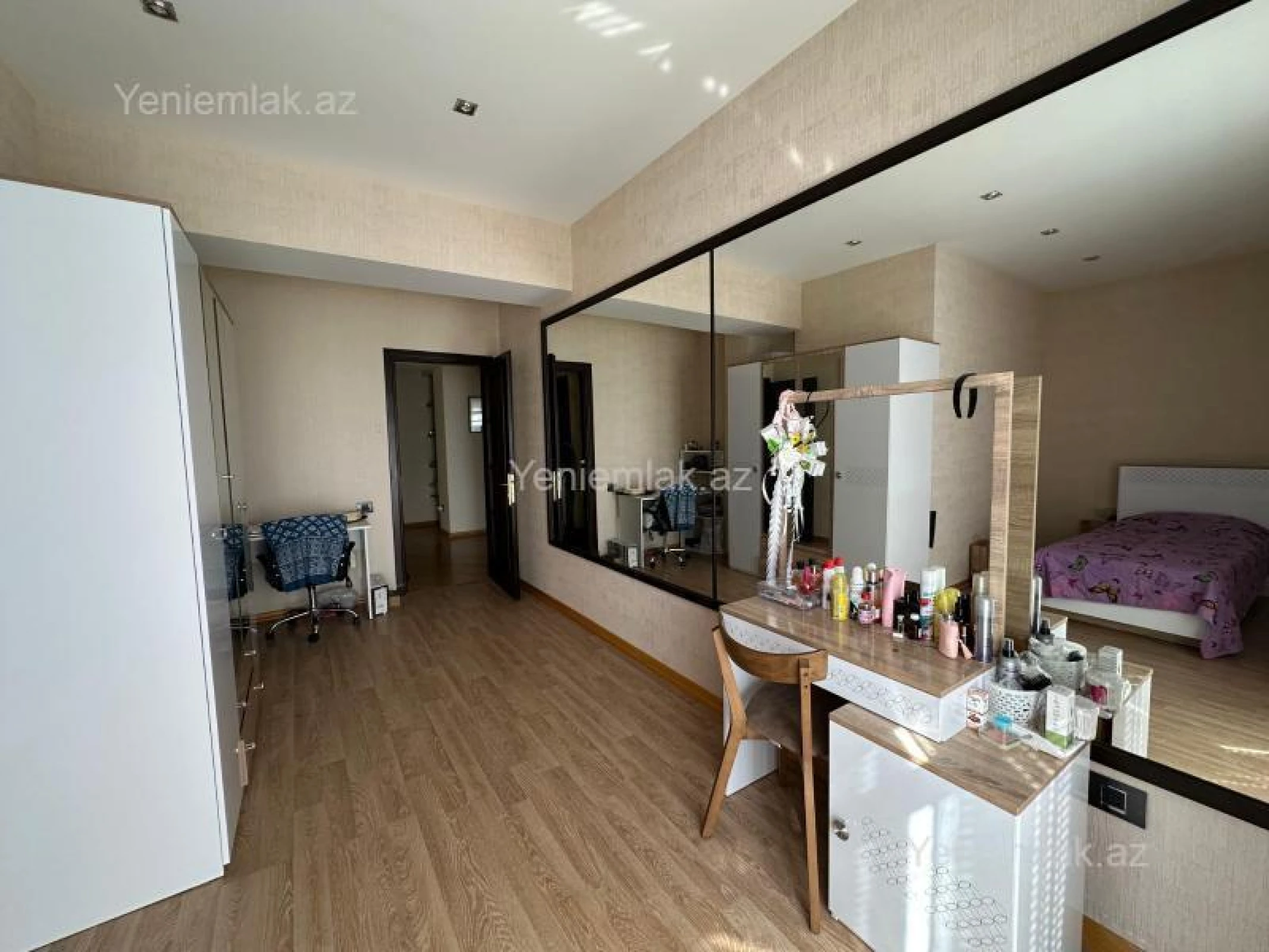 Satılır 5 otaqlı yeni tikili 300 m²