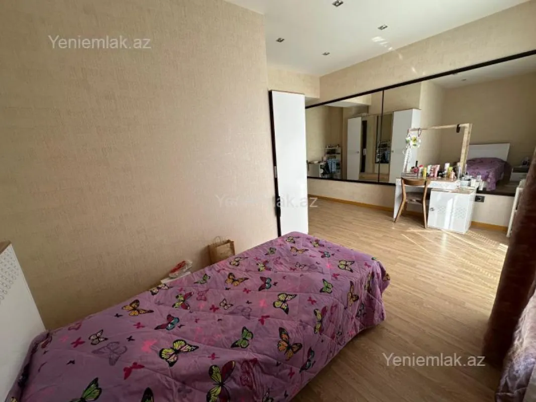 Satılır 5 otaqlı yeni tikili 300 m²