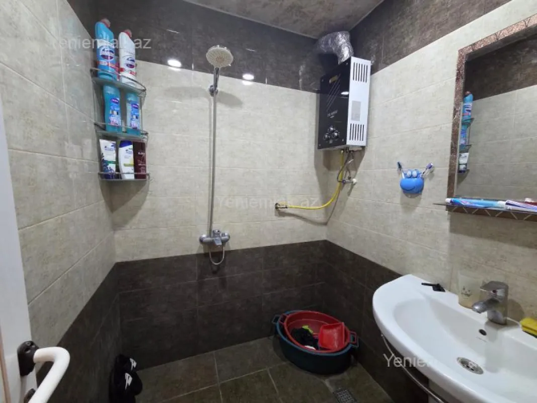 Satılır 2 otaqlı köhnə tikili 60 m²