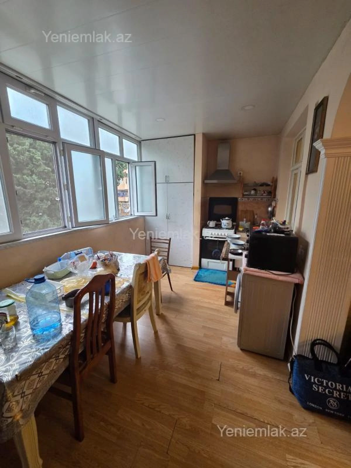 Satılır 2 otaqlı köhnə tikili 60 m²