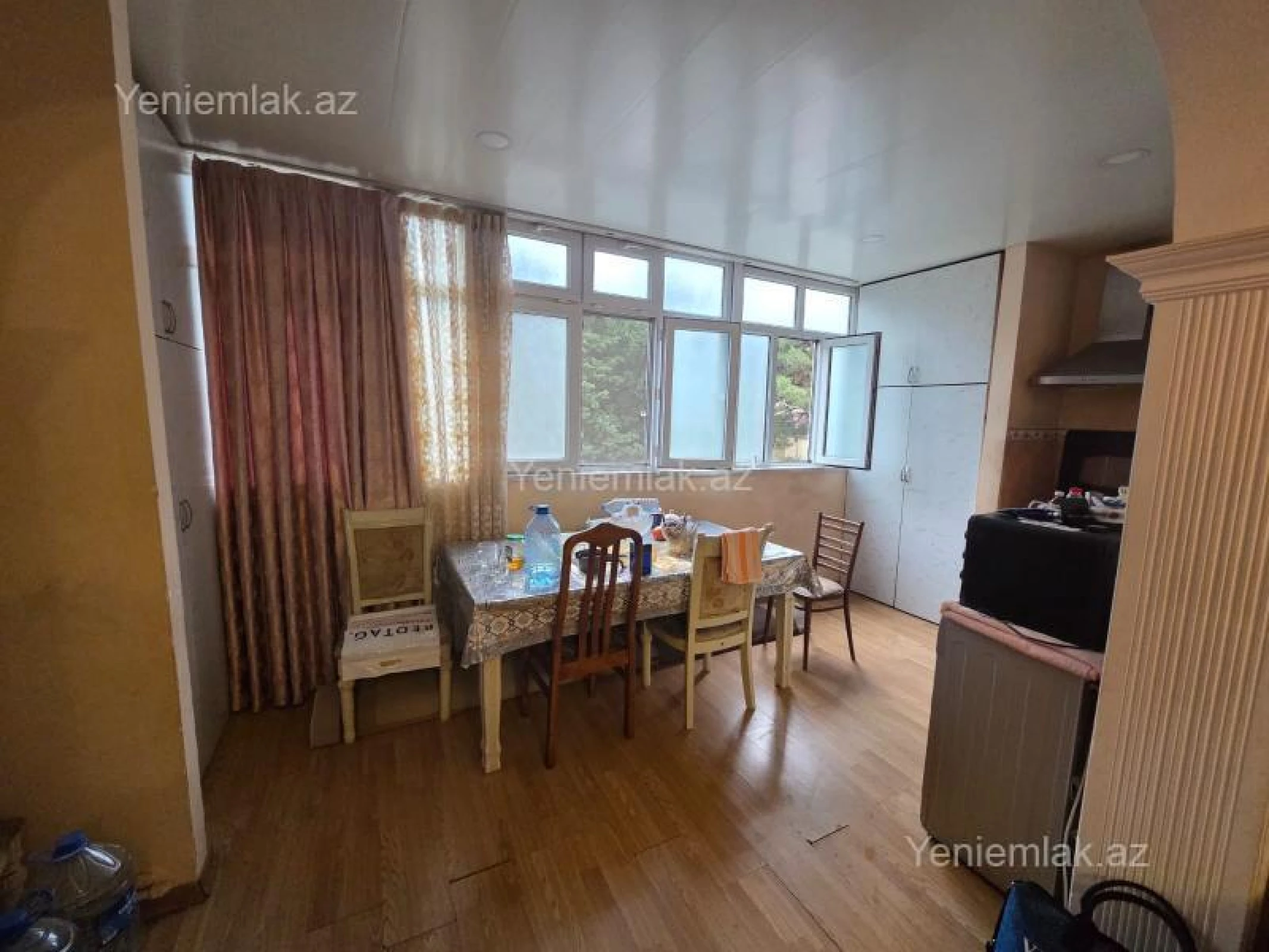 Satılır 2 otaqlı köhnə tikili 60 m²