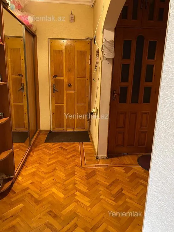 Satılır 3 otaqlı köhnə tikili 85 m²