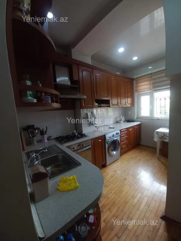 Satılır 3 otaqlı yeni tikili 80 m²