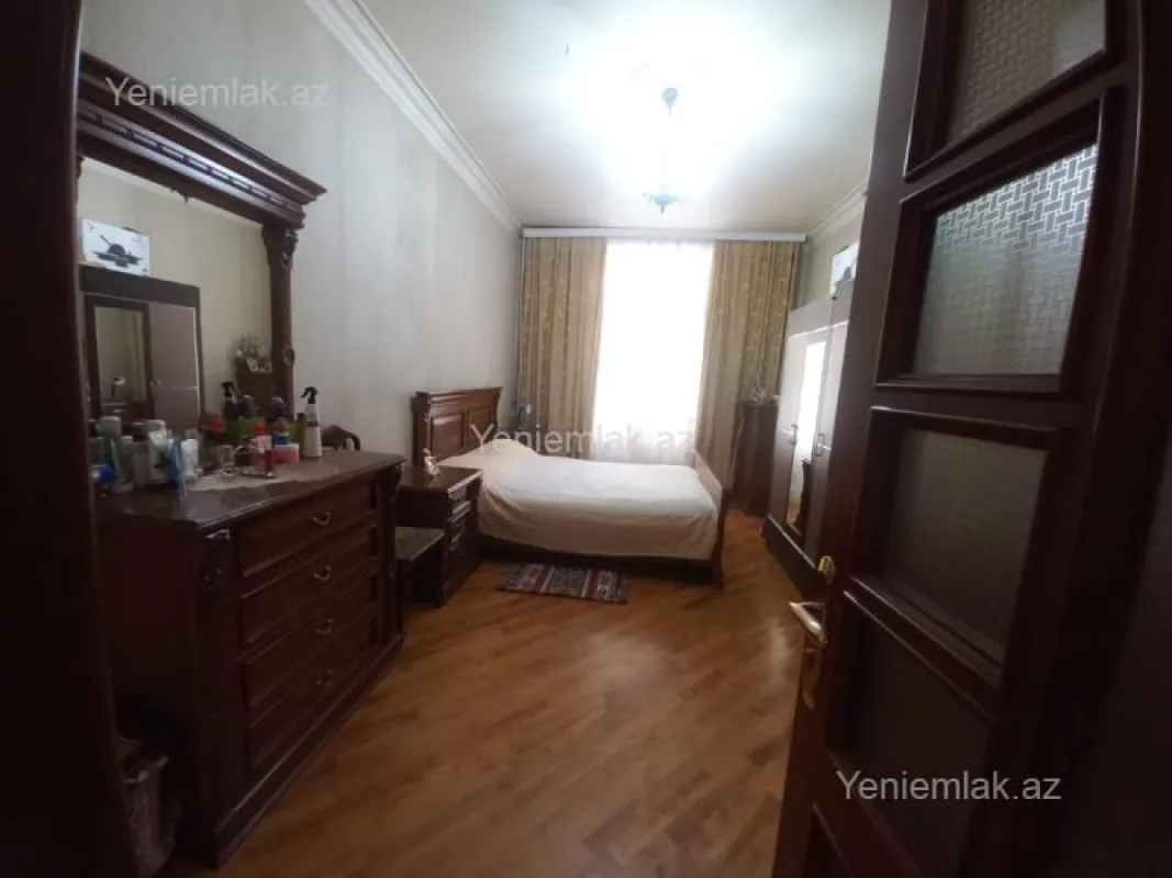 Satılır 3 otaqlı yeni tikili 80 m²