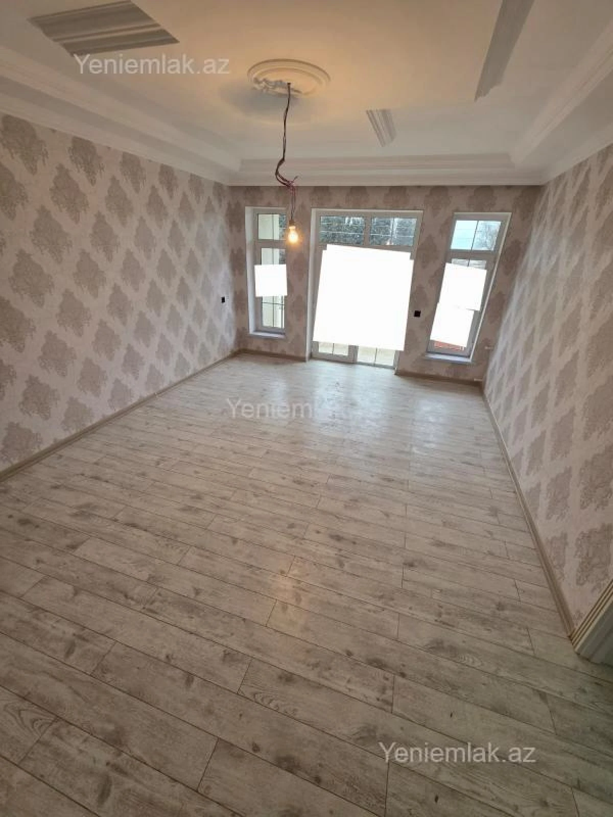 Satılır 5 otaqlı həyət evi 250 m²