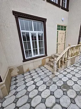 Satılır 5 otaqlı həyət evi 250 m²