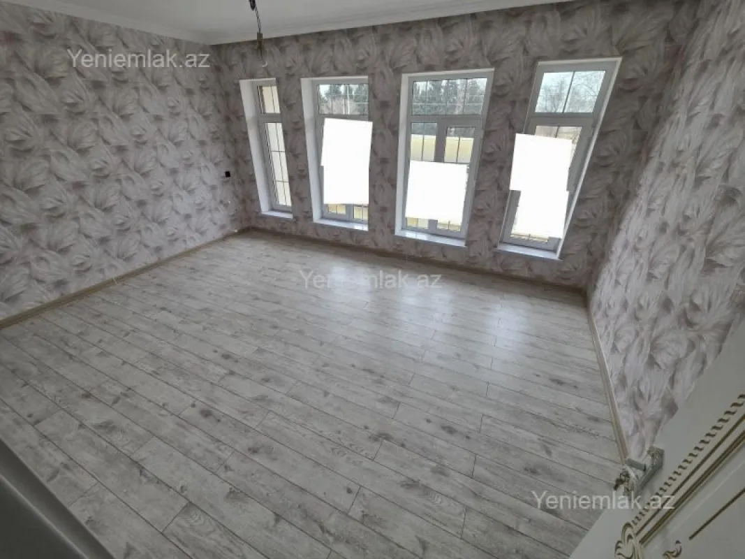 Satılır 5 otaqlı həyət evi 250 m²