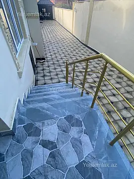 Satılır 6 otaqlı həyət evi 200 m²