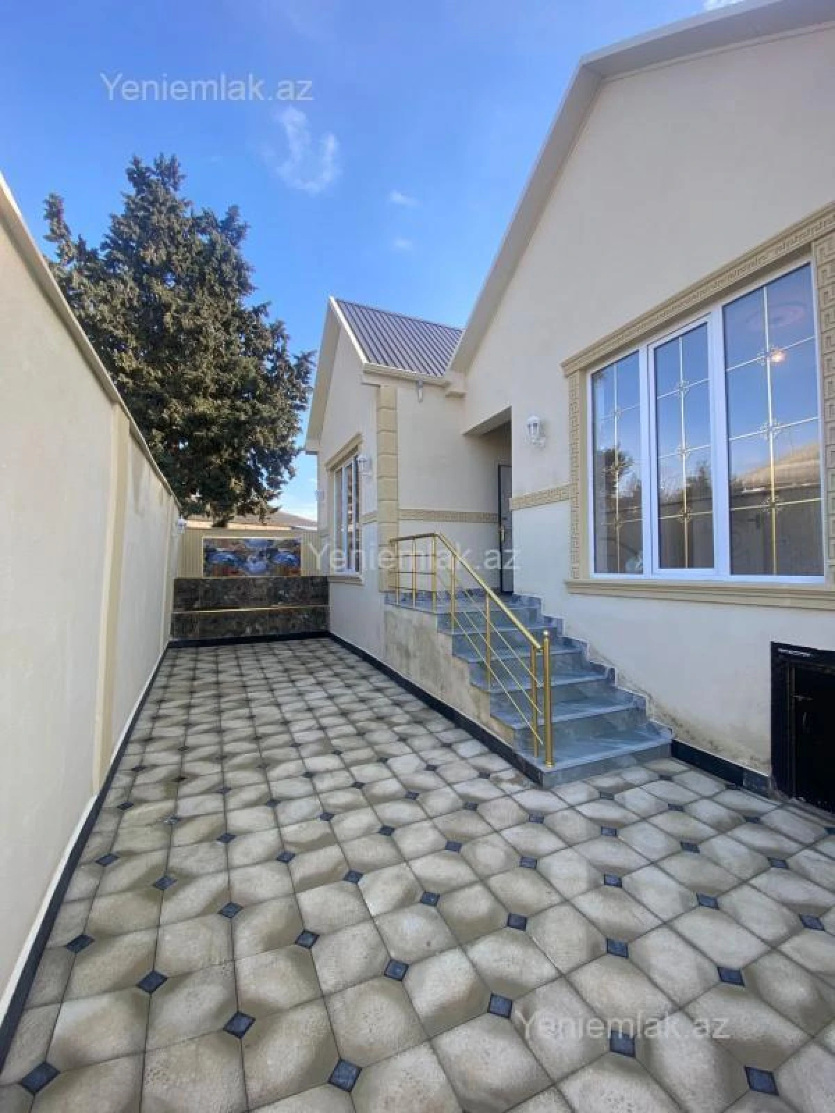 Satılır 6 otaqlı həyət evi 200 m²