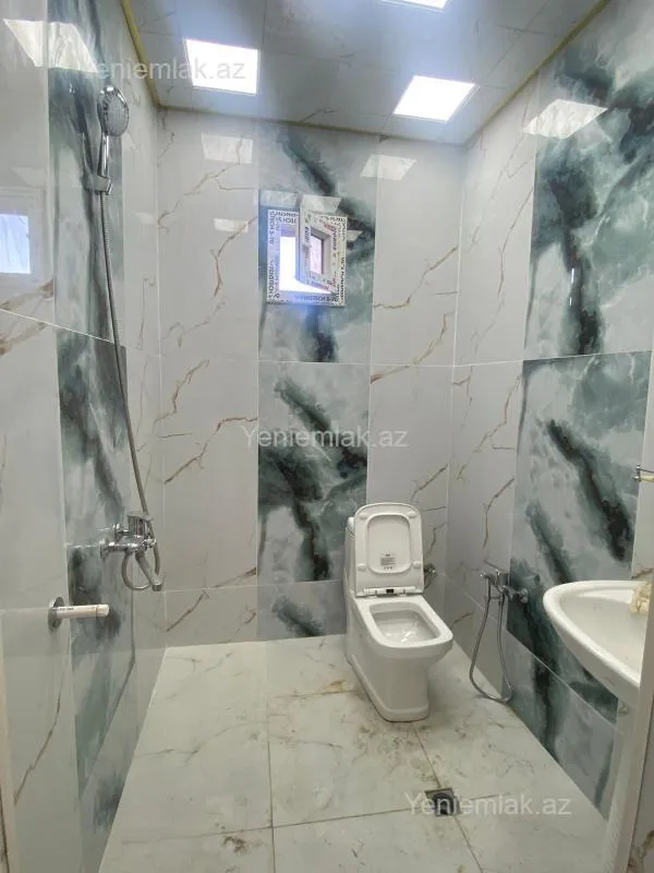 Satılır 6 otaqlı həyət evi 200 m²
