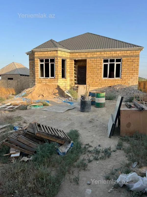 Satılır 4 otaqlı həyət evi 154 m²