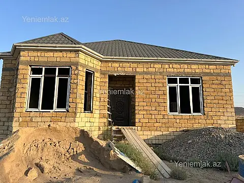 Satılır 4 otaqlı həyət evi 154 m²