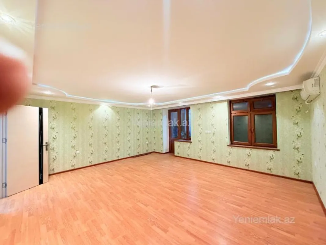 Satılır 4 otaqlı köhnə tikili 80 m²