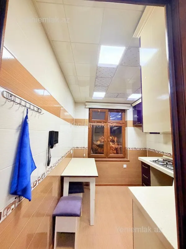 Satılır 4 otaqlı köhnə tikili 80 m²