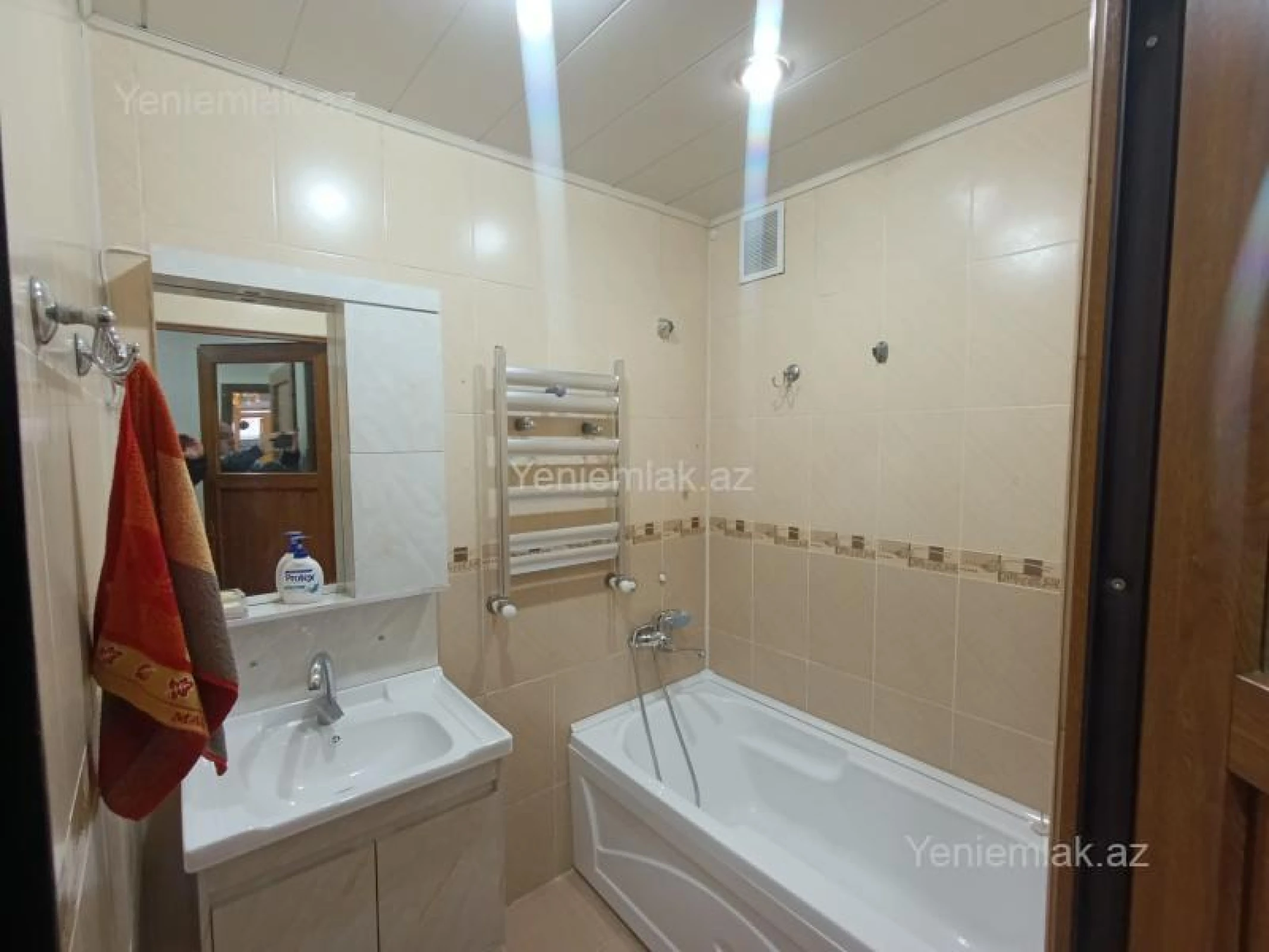 Satılır 3 otaqlı köhnə tikili 90 m²