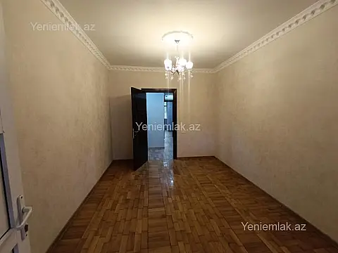 Satılır 3 otaqlı köhnə tikili 90 m²
