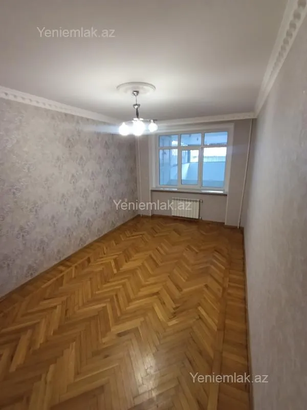 Satılır 3 otaqlı köhnə tikili 90 m²